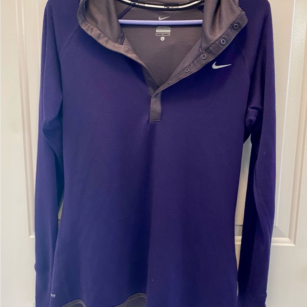 Nike Womens long sleeve top